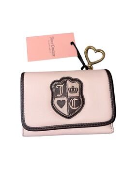 NWT Juicy Couture Light Pink Trifold Wallet with Heart Charm 2000s